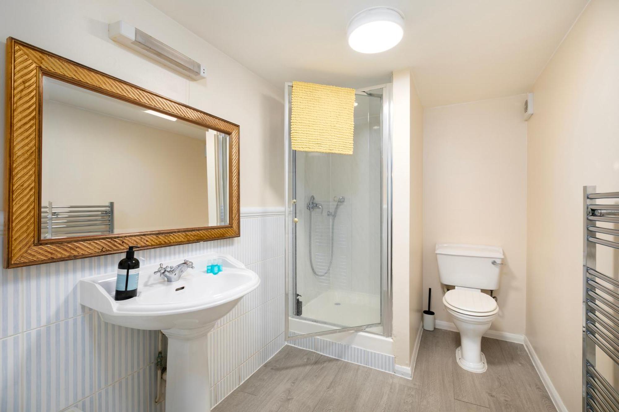 Rural Lodge Stay In Windsor! Hot Tub! Sleeps 20 براي المظهر الخارجي الصورة