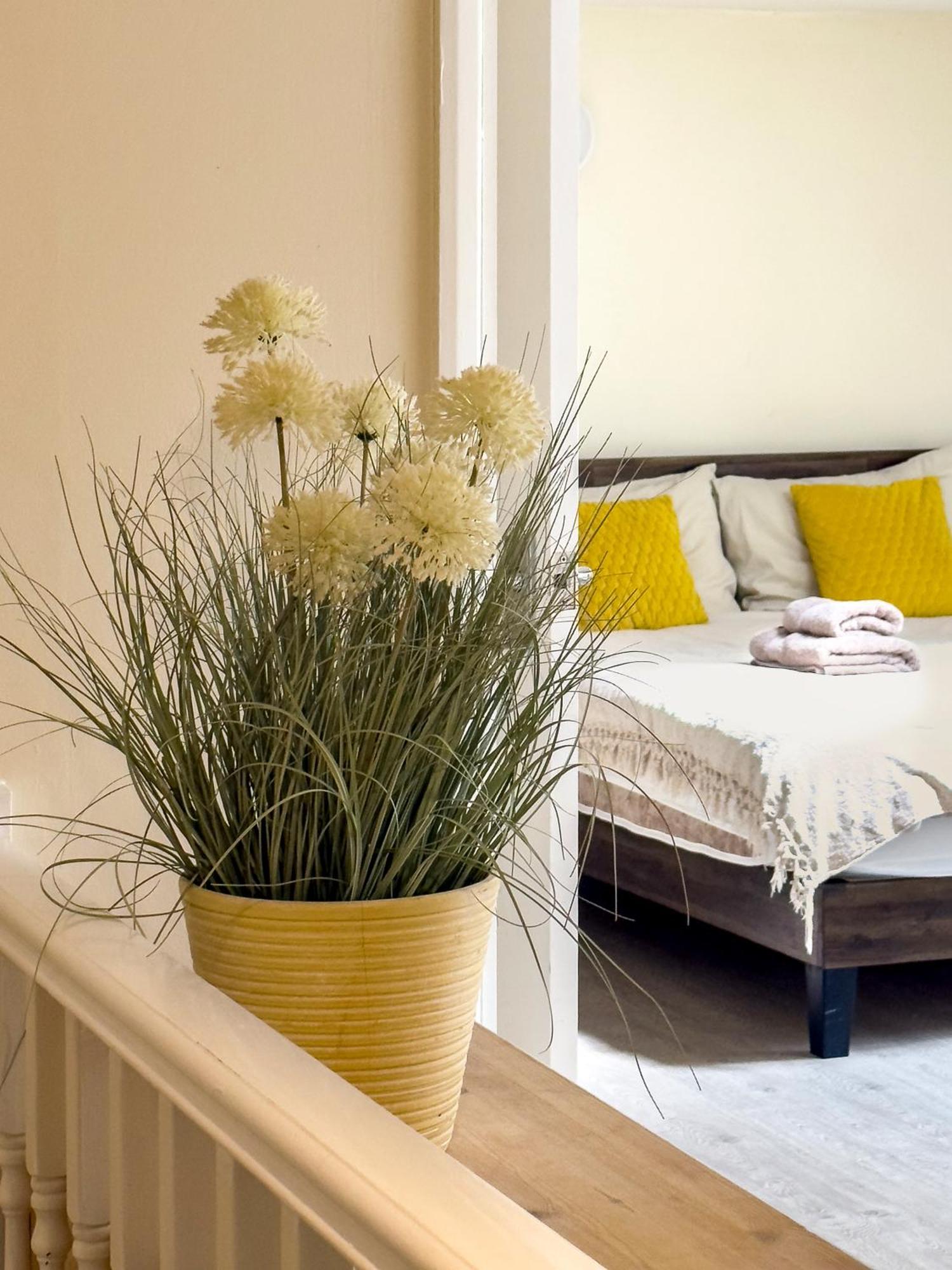 Rural Lodge Stay In Windsor! Hot Tub! Sleeps 20 براي المظهر الخارجي الصورة